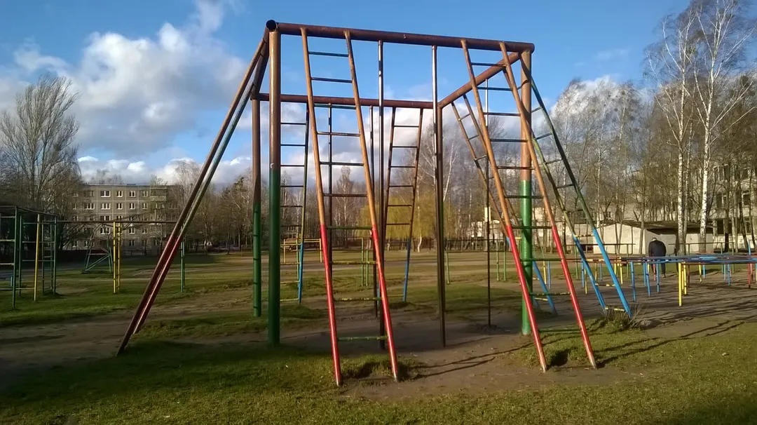 Sbarra per trazioni presso Calisthenics Park at вуліца Рэпіна, Гродна – foto 5 di 5