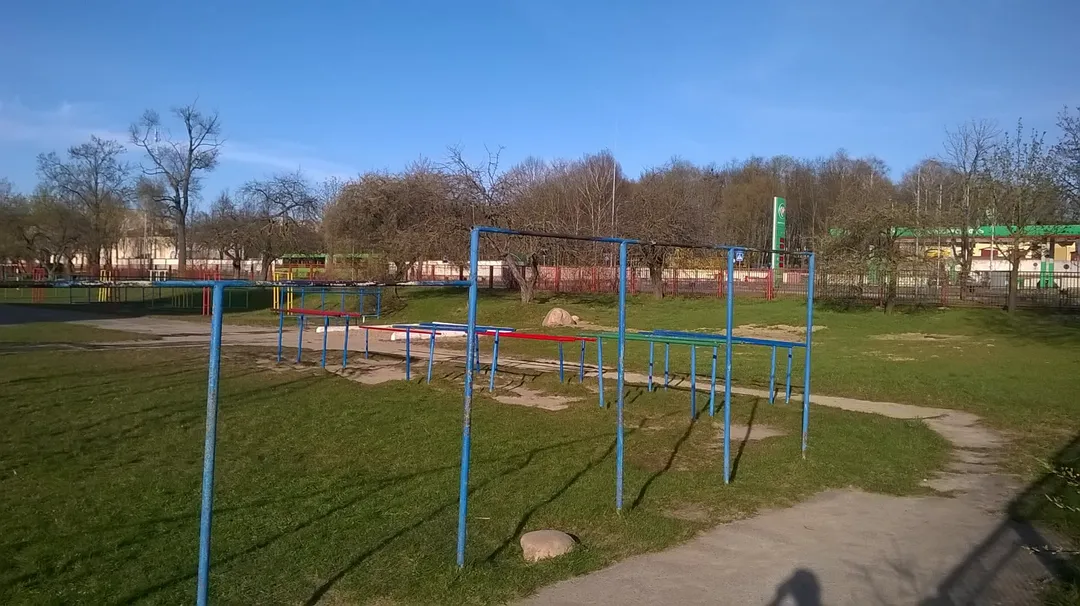 Barras Paralelas en Calisthenics Park at вуліца Рэпіна, Гродна #wp3524 – foto 2 de 5