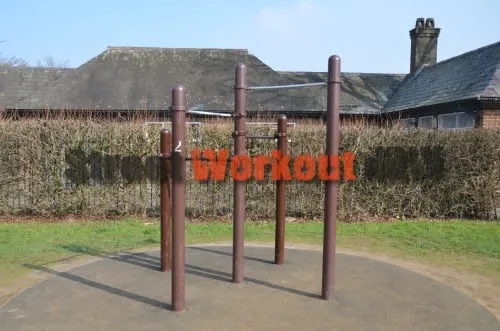 Hangelstange bei Calisthenics Park at Prince Albert Road, City of Westminster – Foto 3 von 3