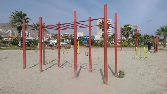 Calisthenics Park at Avenida República de Croacia, Antofagasta
