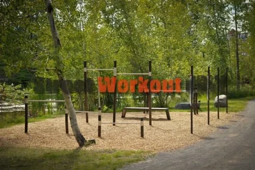 Barren bei Calisthenics Park at Place Des Centaurées, Sainte-Thérèse – Foto 2 von 2