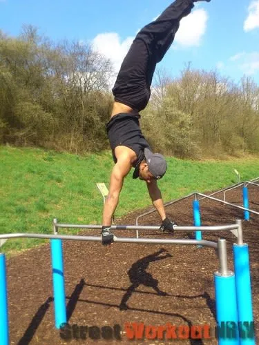 Parallele presso Calisthenics Park at Nicolaus-Gallus-Straße, Regensburg – foto 2 di 4
