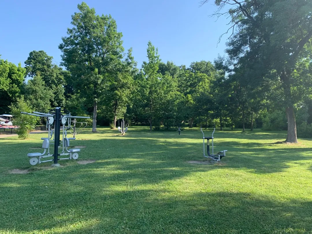 Vélo elliptique à Outdoor Gym #wp3650 in Mogoșoaia – photo 1 sur 1