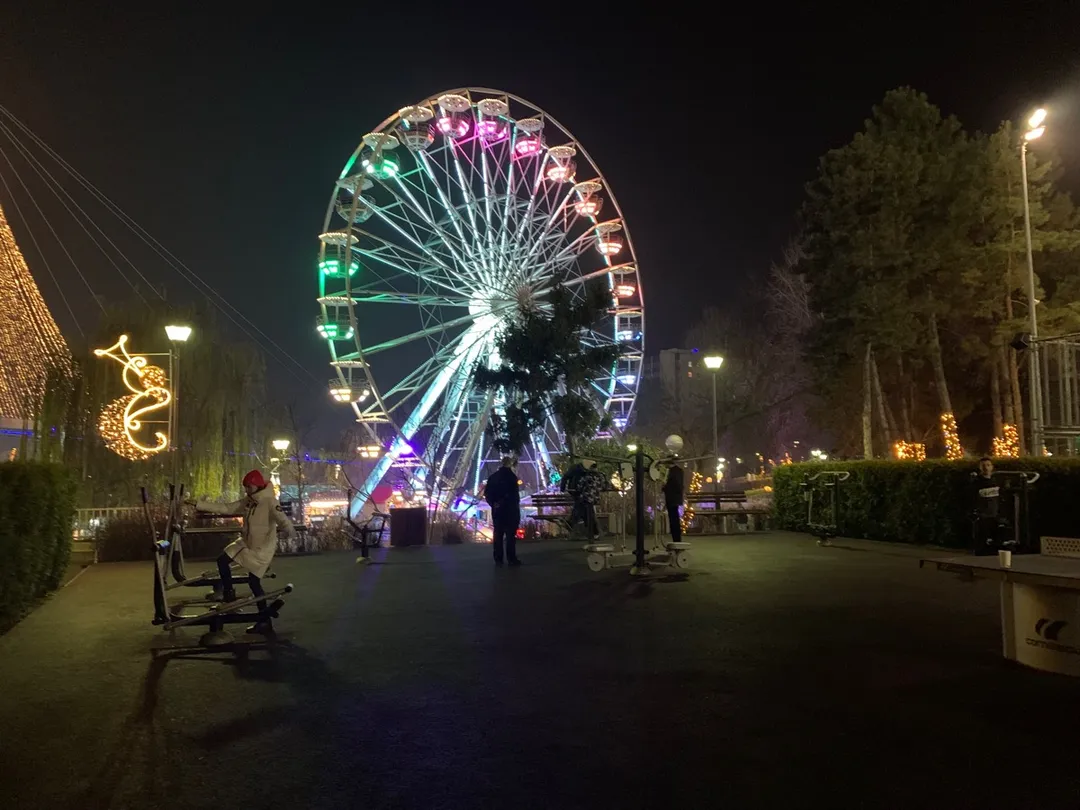 Klimmzugstange bei Calisthenics Park at Pasarela, București – Foto 1 von 3