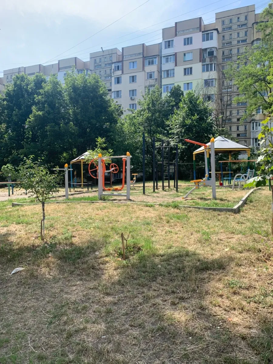 Sbarra per trazioni presso Calisthenics Park at Strada Valea Crucii, Chișinău – foto 1 di 1