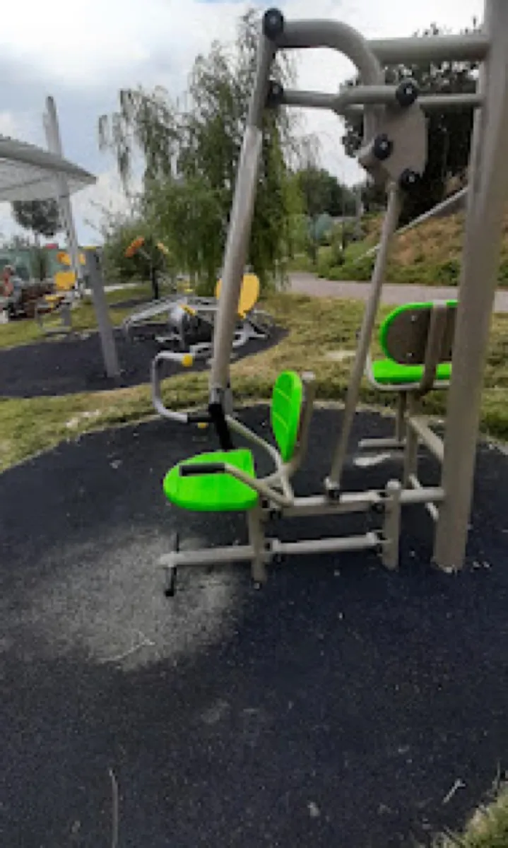 Barres de singe à Calisthenics Park at Strada Mircea cel Bătrân, Constanța – photo 2 sur 4