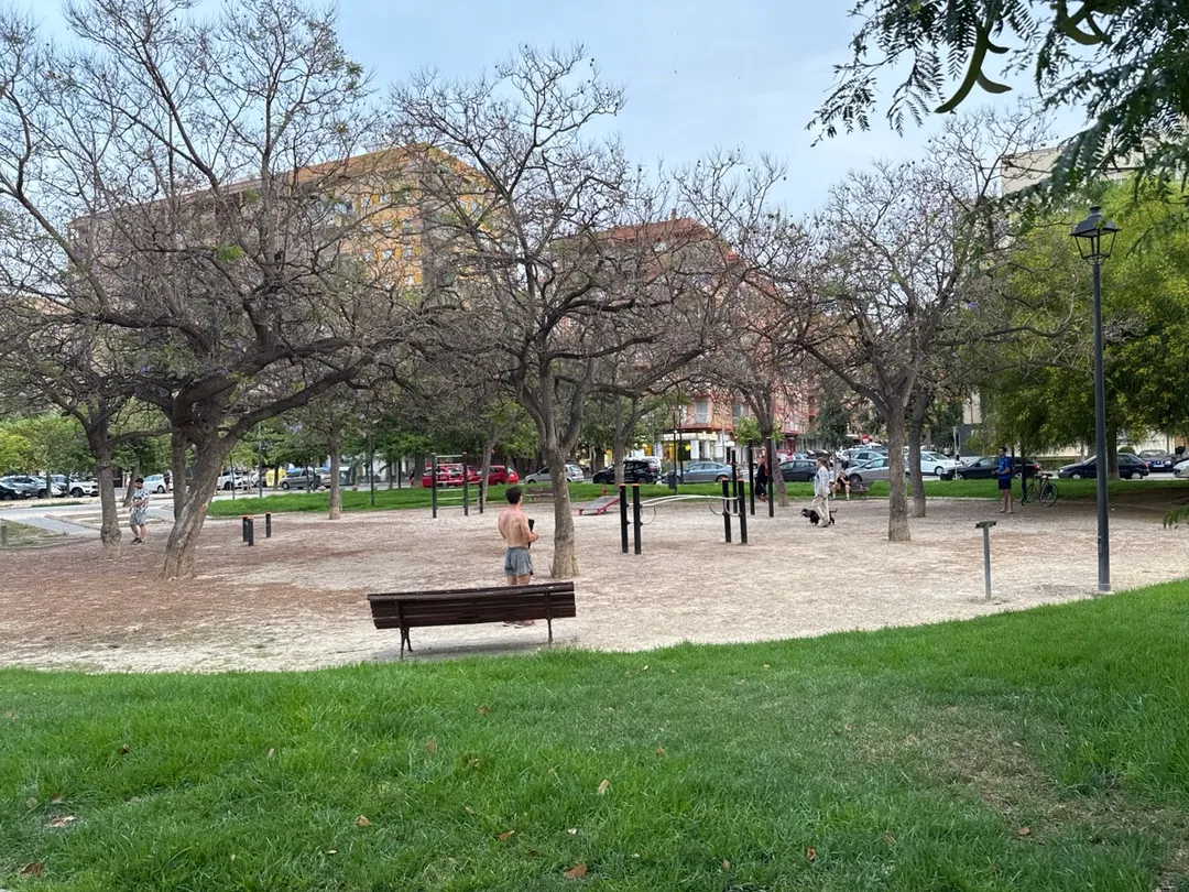 Barre de traction à Calisthenics Park at Avinguda de Blasco Ibáñez, València – photo 1 sur 3