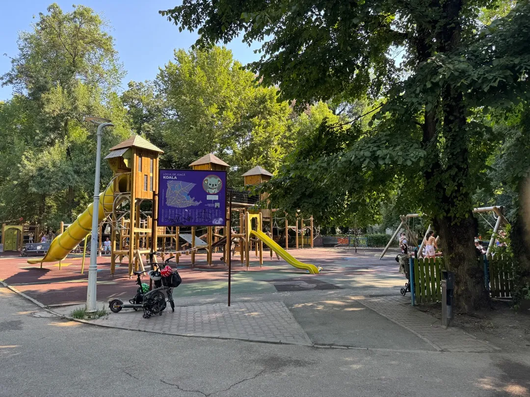 Calisthenics Park at Strada Maior Ion Coravu, București – photo 1 of 1