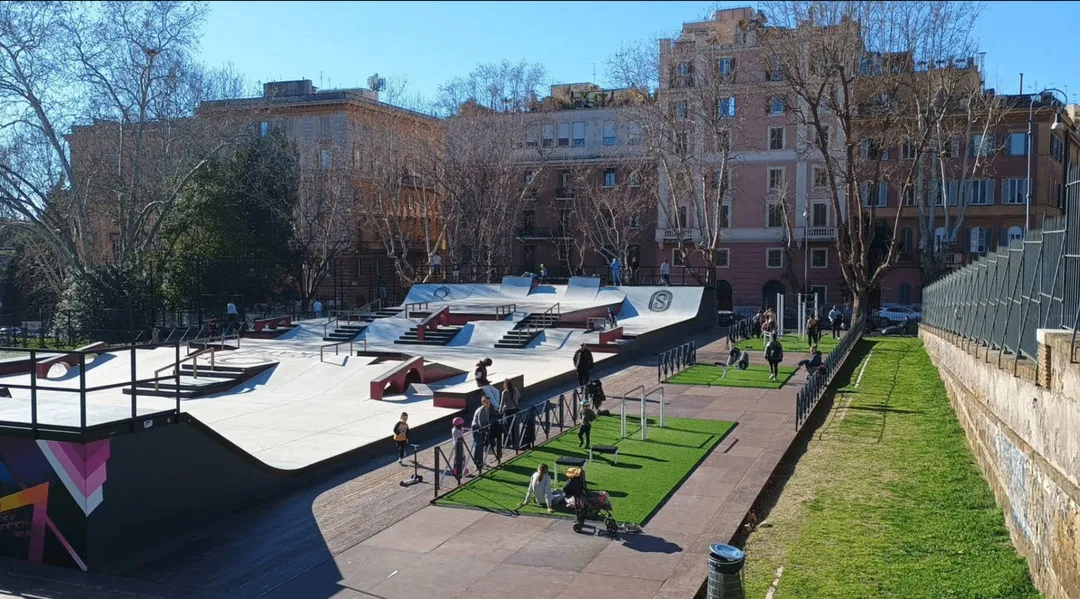 Wall Bars at Calisthenics Park at Viale del Monte Oppio, Roma – photo 3 of 3