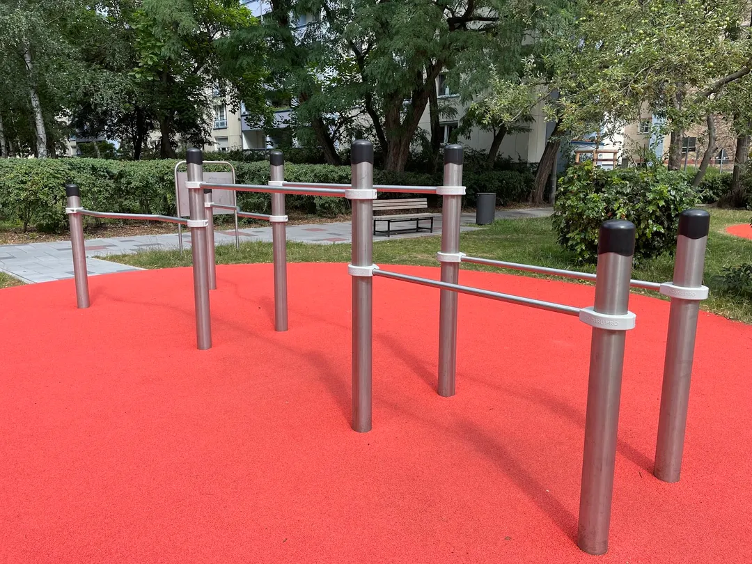 Hangelstange bei Calisthenics Park at Singerstraße, Berlin – Foto 5 von 5