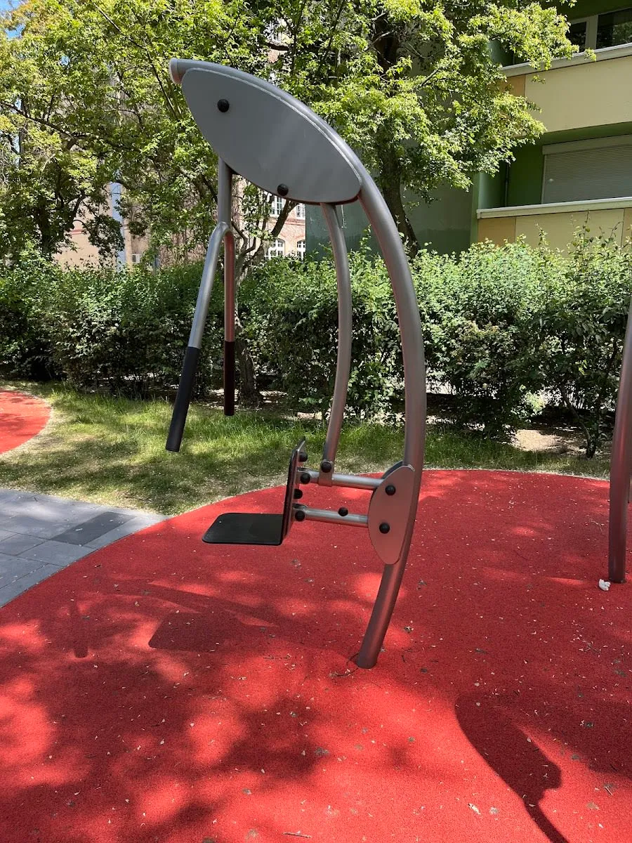 Sprossenwand bei Calisthenics Park at Singerstraße, Berlin – Foto 3 von 5