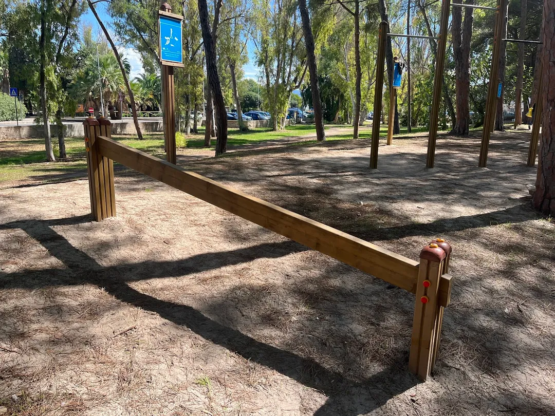 Monkey Bars la Calisthenics Park at Via Francesco Costantino, l'Alguer/Alghero – fotografia 4 din 5
