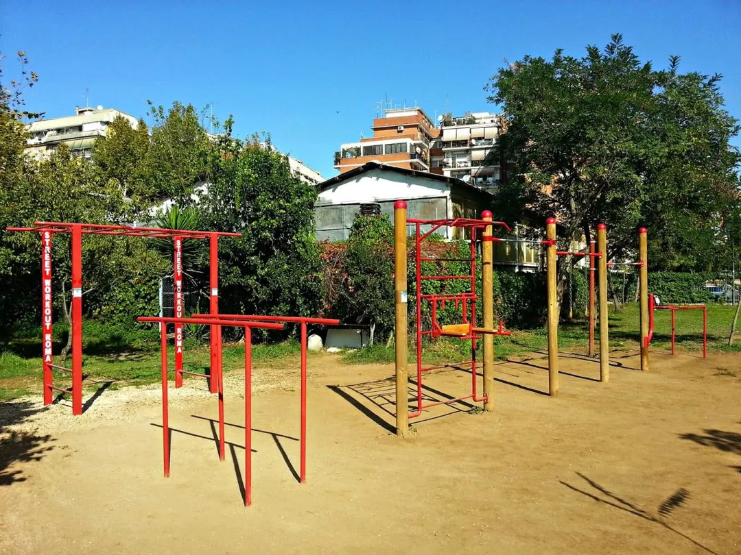 Bare paralele la Outdoor Gym in Municipio Roma IV, Roma – fotografia 2 din 2