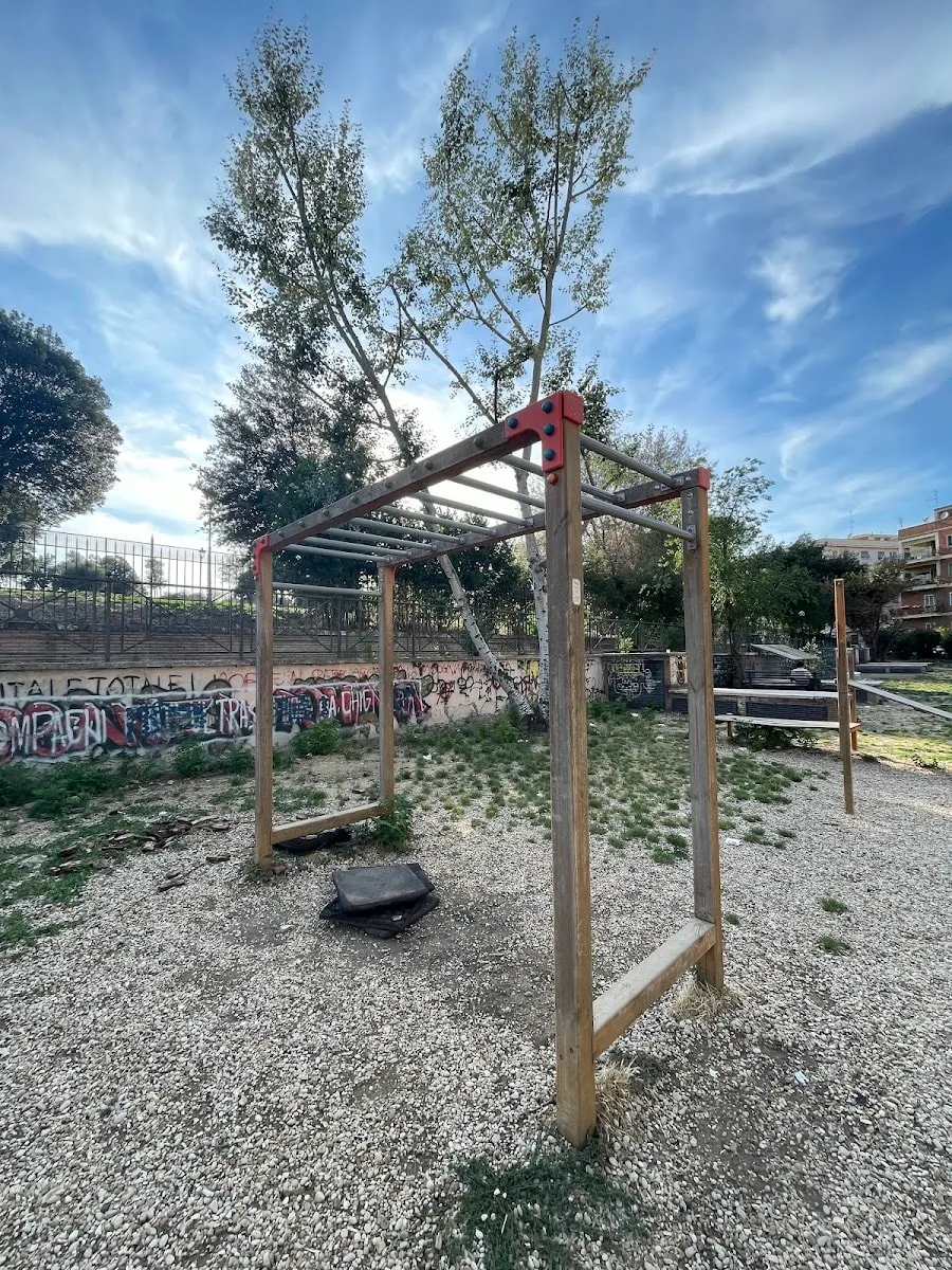 Parallel Gym Bars at Calisthenics Park at Viale Paolo Di Nella, Roma – photo 2 of 3