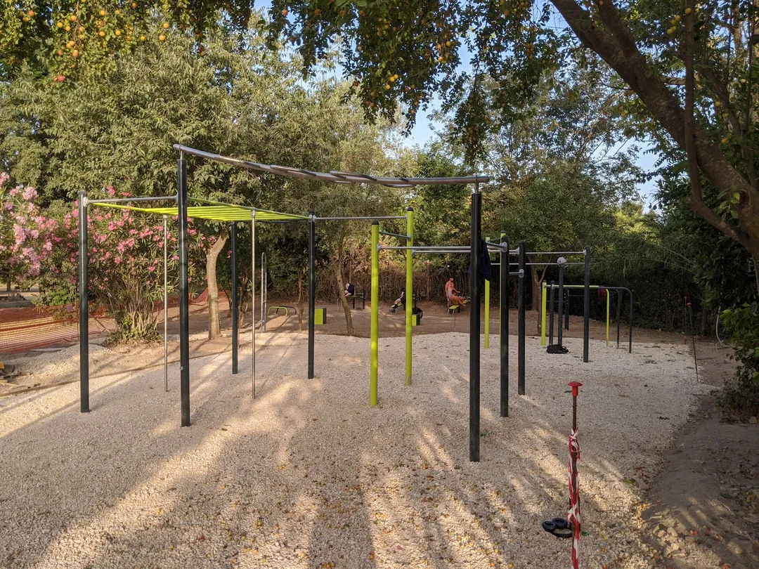 Турнік на майданчику Calisthenics Park at Viale Mario Leigheb, Roma – фото 1 з 2