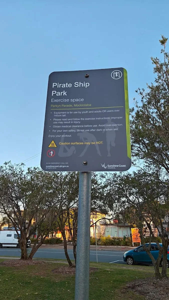 Bară de flotări la Calisthenics Park at Pirate Ship Park (East) Carpark, Sunshine Coast – fotografia 4 din 4