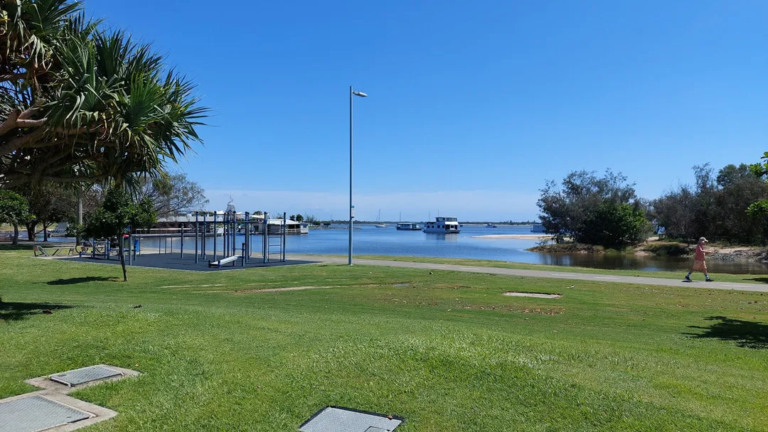 Parallel Gym Bars at Calisthenics Park at Marine Parade, Gold Coast – photo 2 of 3