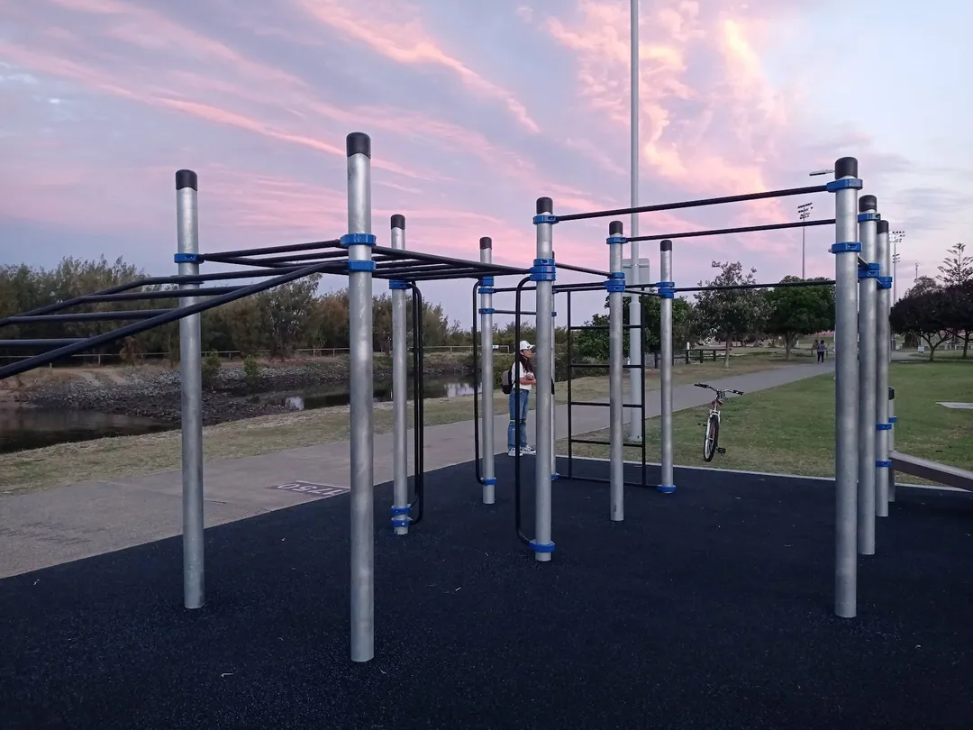 Pull Up Bar at Calisthenics Park at Marine Parade, Gold Coast – photo 1 of 3