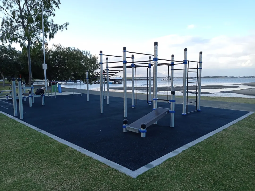 Wall Bars at Calisthenics Park at Marine Parade, Gold Coast – photo 3 of 3