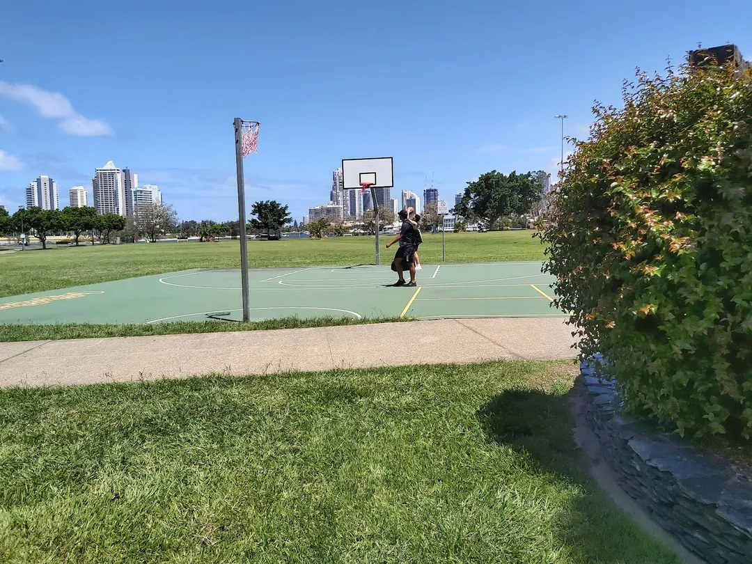 Barres parallèles à Calisthenics Park at Biggs Place, Gold Coast – photo 3 sur 3
