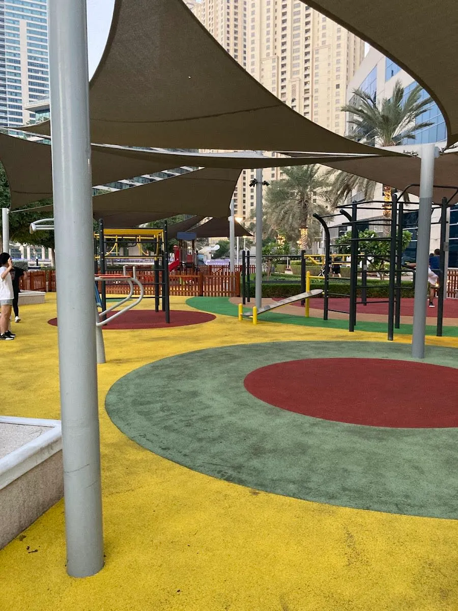 Monkey Bars la Calisthenics Park at Marina Promenade, دبي – fotografia 4 din 7
