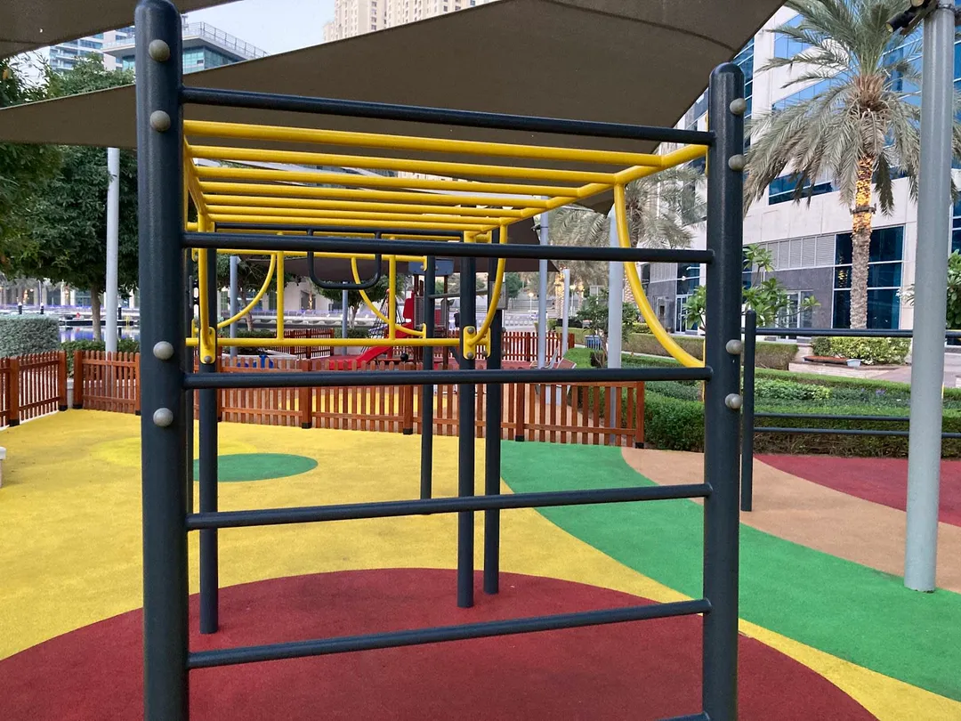 Bară de tracțiuni la Calisthenics Park at Marina Promenade, دبي – fotografia 7 din 7