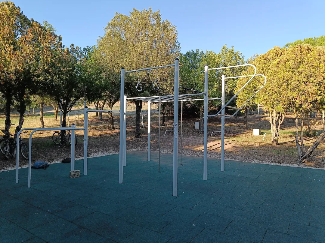 Wall Bars at Calisthenics Park at Via Francesco Cossiga, Nuràminis/Nuraminis – photo 3 of 5