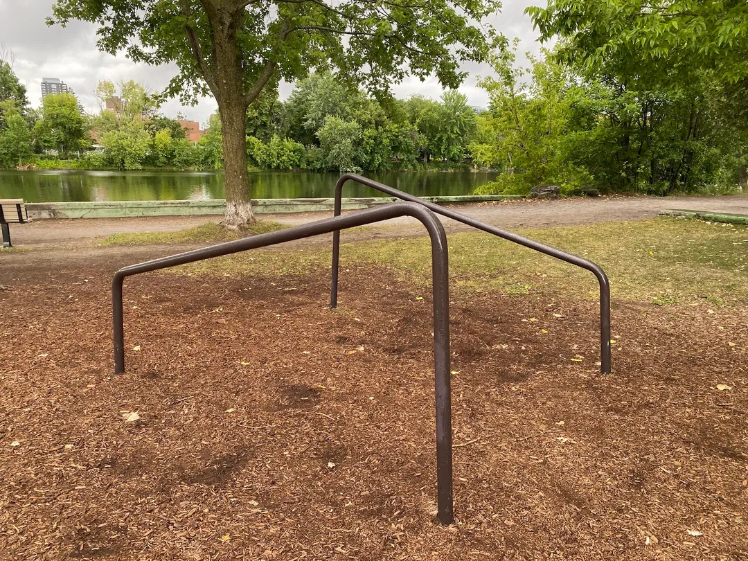 Pull Up Bar at Calisthenics Park at Rideau River Eastern Pathway, Ottawa #wp3854 – photo 5 of 5