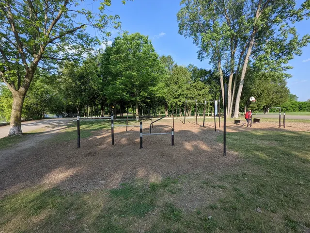 Calisthenics Park at Rideau River Eastern Pathway, Ottawa #wp3854