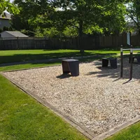 Calisthenics Park at Areana Road, Niagara-on-the-Lake - thumbnail 2