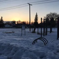 Calisthenics Park at Northeast Pioneers Greenway, Winnipeg - thumbnail 4