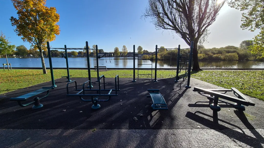 Barres parallèles à Calisthenics Park at Saint Finbarr's Park, Cork – photo 2 sur 3