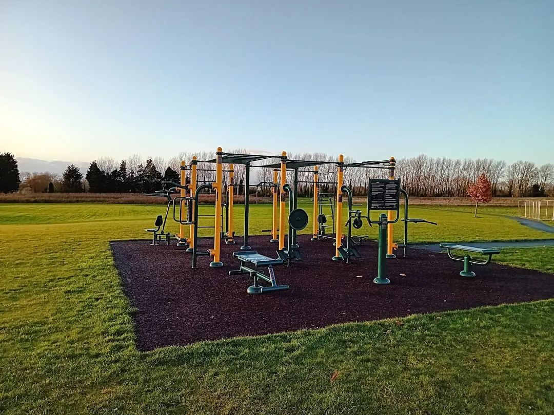 Pull Up Bar at Calisthenics Park at Woodland Walk, Fingal – photo 1 of 8