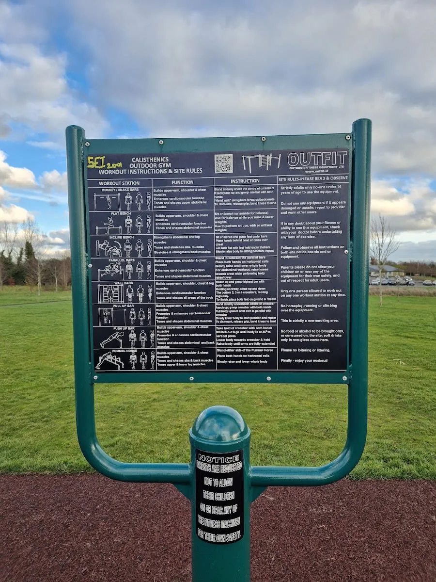 Abs Bench at Calisthenics Park at Woodland Walk, Fingal – photo 5 of 8
