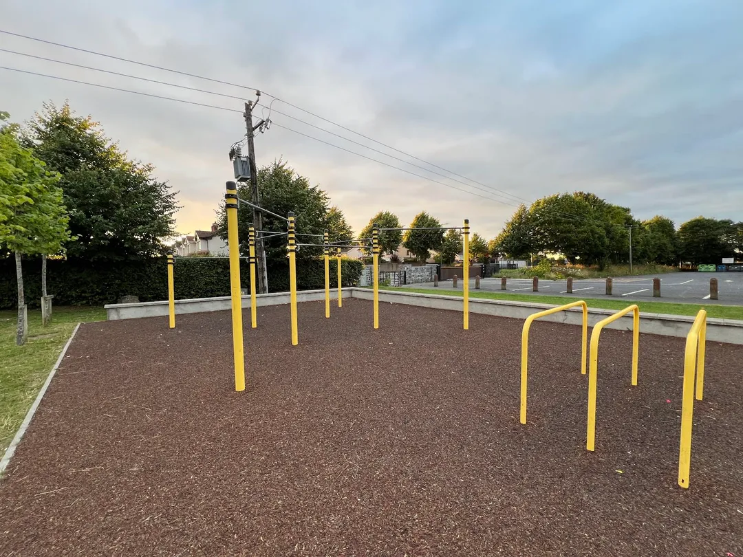 Barren bei Calisthenics Park at Adamstown Road, Lucan – Foto 4 von 4