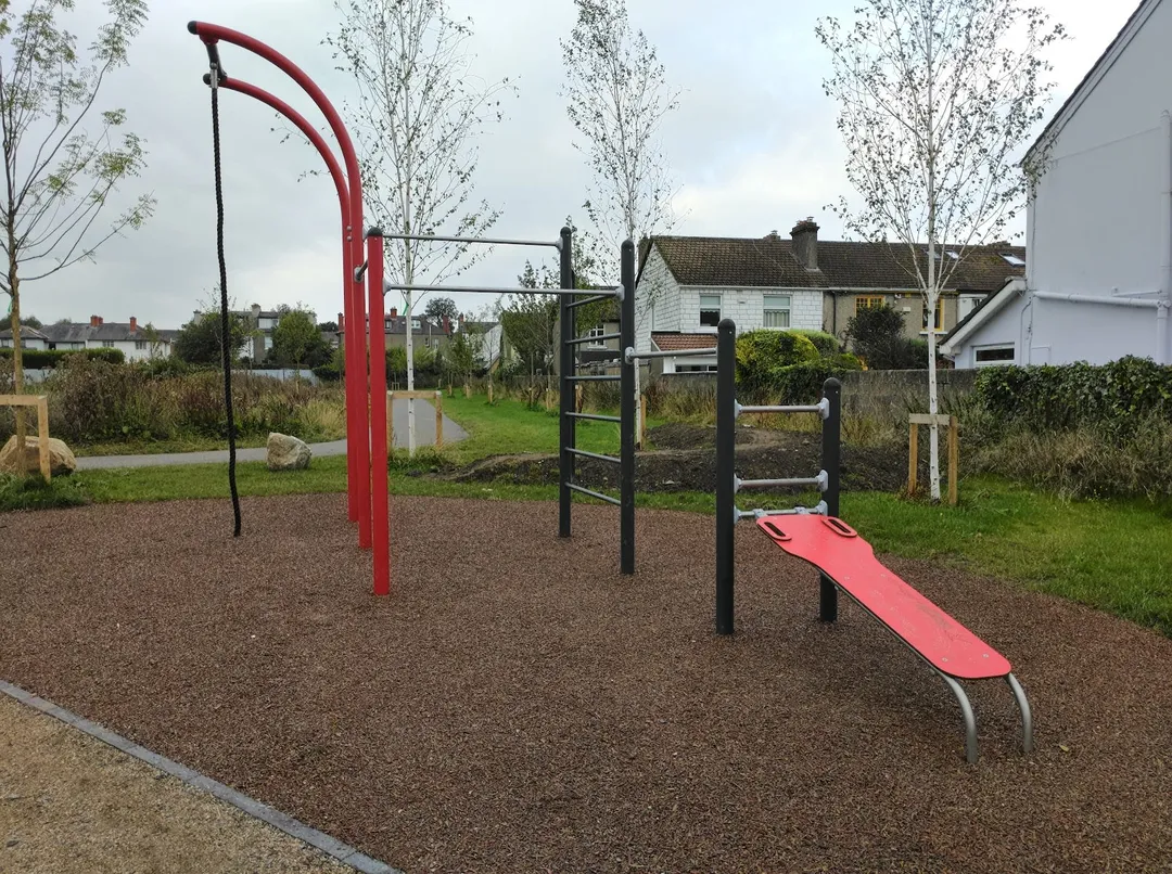 Wall Bars at Calisthenics Park at Hudson Road, Dún Laoghaire – photo 2 of 6