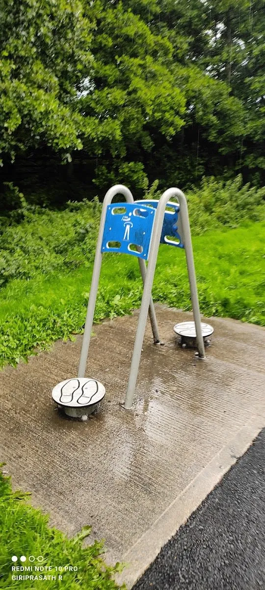 Skieur de fond à Calisthenics Park at Bóthar Na dTreabh, Cathair na Gaillimhe – photo 4 sur 8