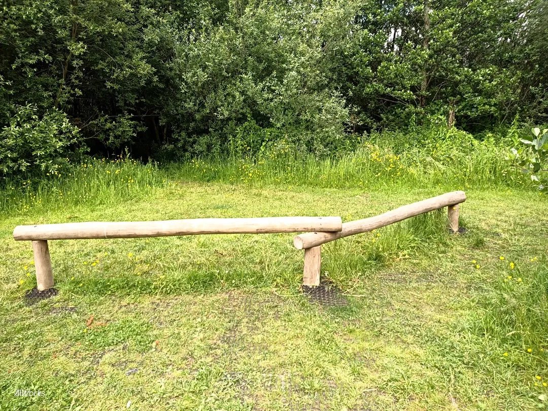 Push Up Bar at Calisthenics Park at Ballinacurra Gardens, Limerick – photo 2 of 10