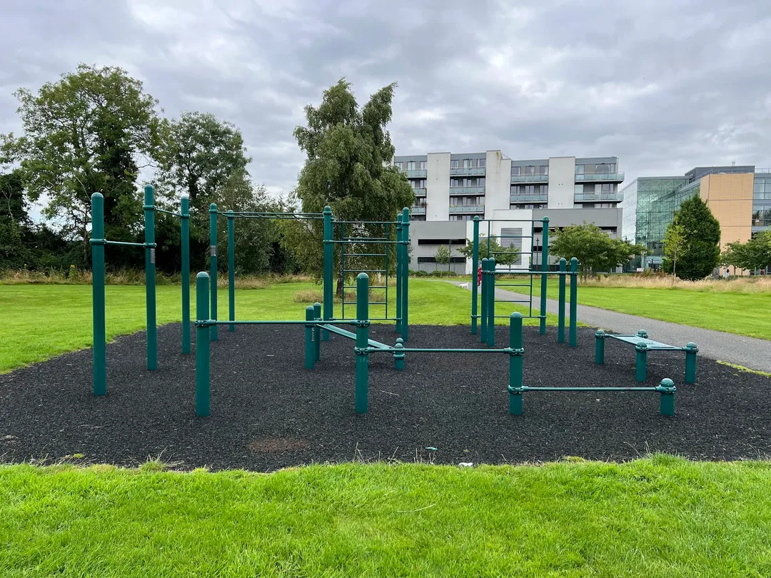 Barre de traction à Calisthenics Park at Grove Road, Blanchardstown – photo 1 sur 2