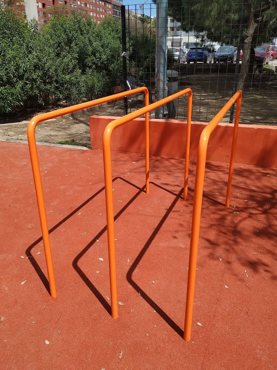 Parallele presso Calisthenics Park at Carrer de Lebon, València – foto 2 di 6