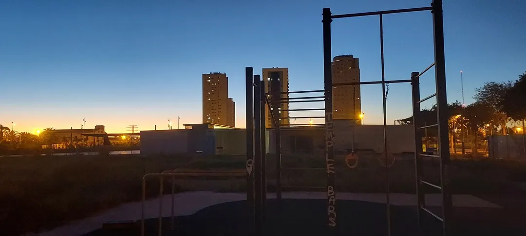 Spalliera presso Calisthenics Park at Parque de Calistenia Street Workout, València – foto 3 di 4