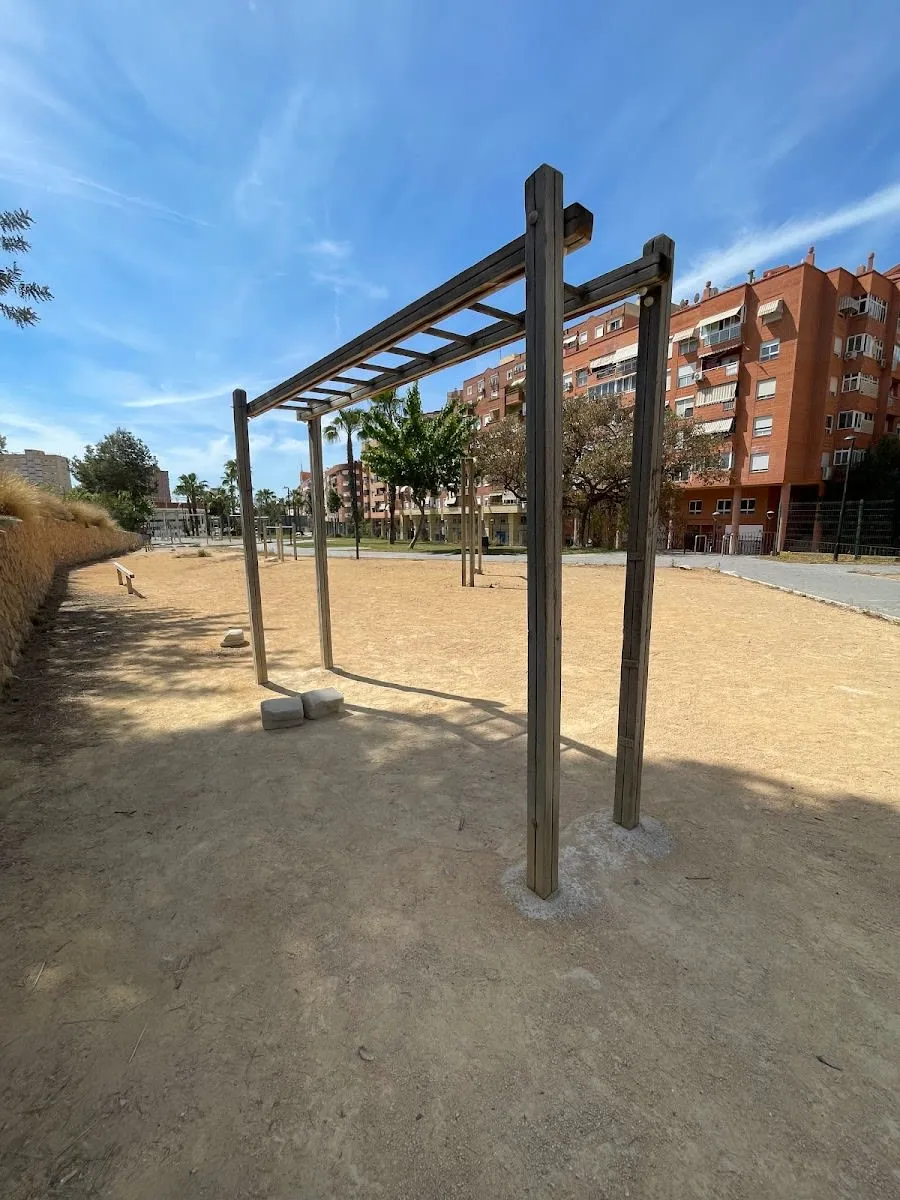 Hangelstange bei Calisthenics Park at Avinguda de l'Aigüera, Benidorm – Foto 1 von 2