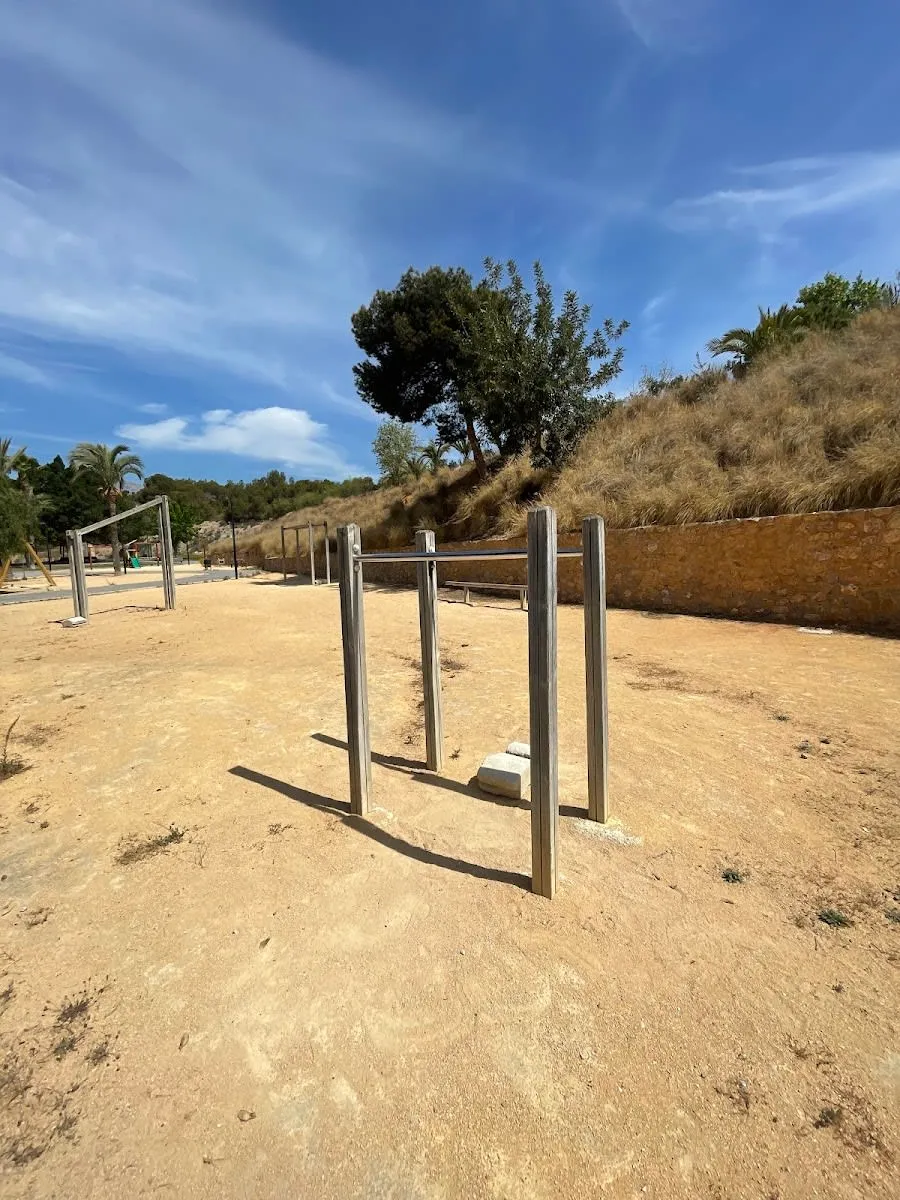 Barren bei Calisthenics Park at Avinguda de l'Aigüera, Benidorm – Foto 2 von 2