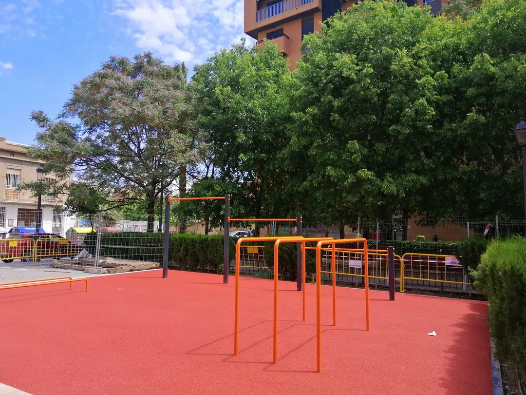 Parallele presso Calisthenics Park at Carrer de Salabert, València – foto 2 di 4