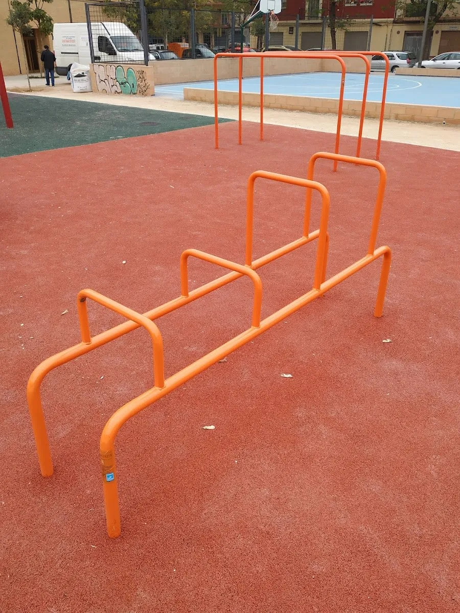Push Up Bar at Calisthenics Park at Carrer d'Archena, València – photo 6 of 6