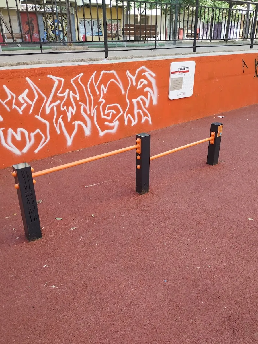 Parallele presso Calisthenics Park at Parque de Calistenia, València – foto 2 di 4