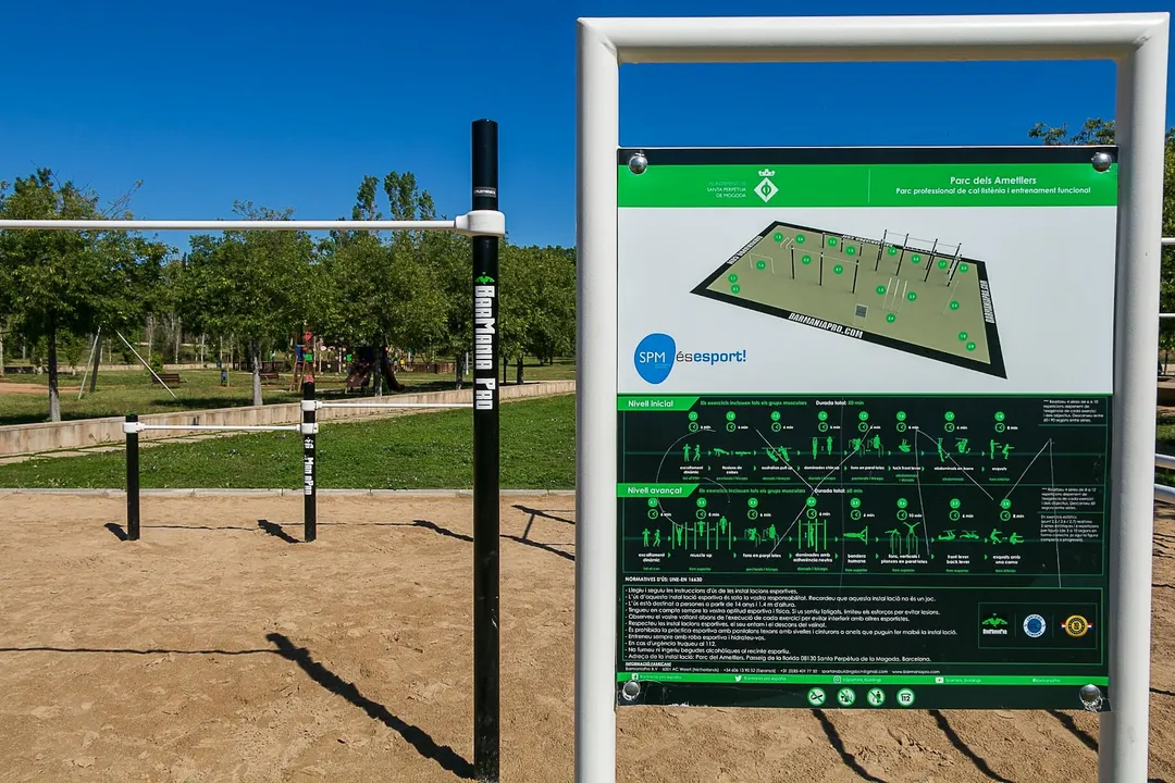 Push Up Bar at Calisthenics Park at Passeig de la Florida, Santa Perpètua de Mogoda – photo 5 of 7