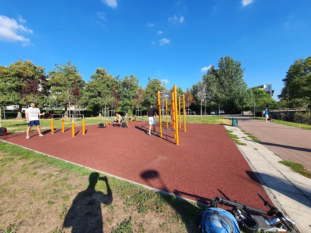 Турник на площадке Calisthenics Park at Via Erasmo Da Rotterdam, Milano – фото 1 из 2