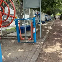 Calisthenics Park at Avenida Vicente Guerrero, Irapuato - thumbnail 3