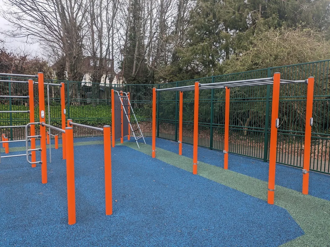 Pull Up Bar at Calisthenics Park at Park Road, Brighton – photo 9 of 9